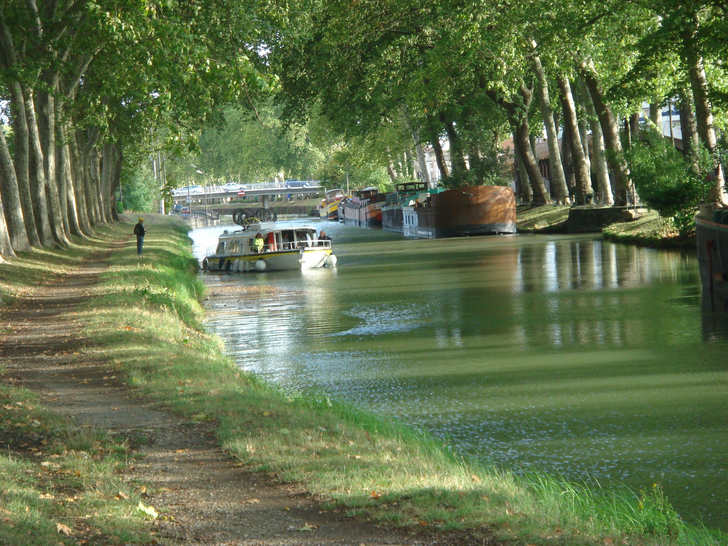 Le long du canal